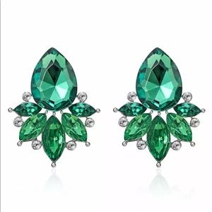 NWOT! STUNNING Emerald Diamond Crystal Earrings